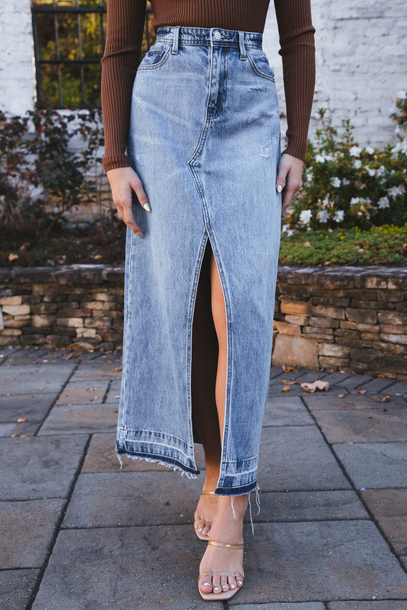 1,000+ Long Denim Skirts Women Stock Photos, Pictures & Royalty-Free Images  - iStock
